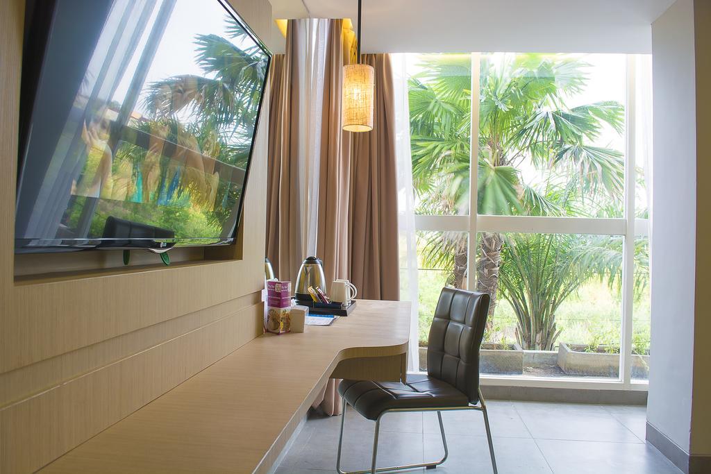 Kyriad Royal Seminyak Pokoj fotografie